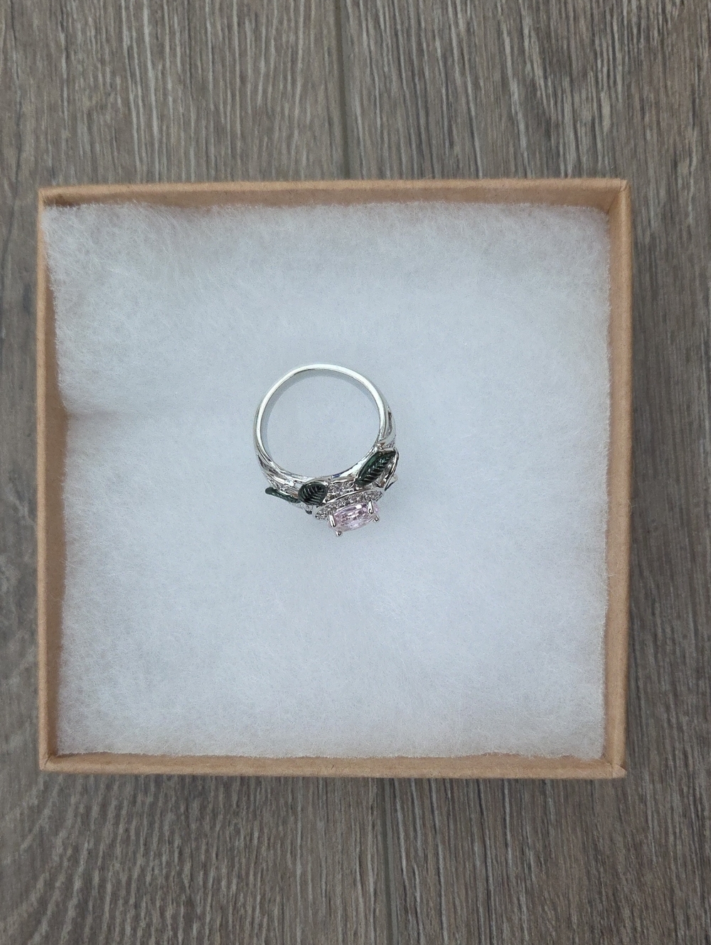 Gorgeous Silver Leaf Ring with Pink Gemstone Size 7